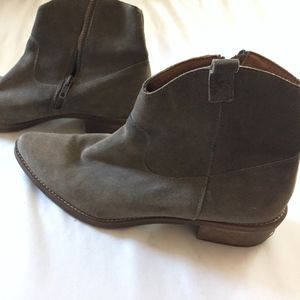 Madewell Barnwood Pointed Toe Boot (Olive Suede)